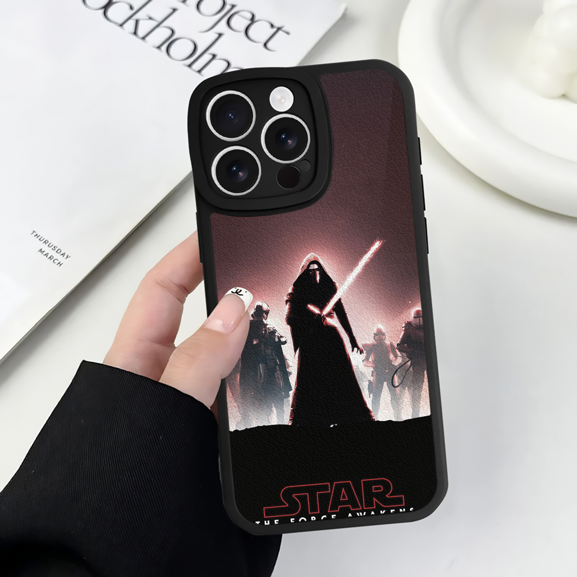 （画像用） スター・ウォーズ Star Wars 【iPhone 16シリーズ対応】シリコンスマホケース（レザー調） 材質：シリコン
